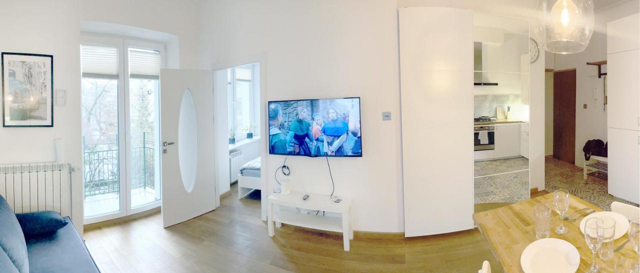Royal Lazienki. Beautiful Apartment By The Park. 바르샤바 외부 사진